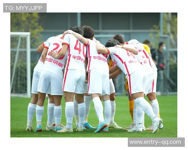 海港队训练照曝光加布里埃尔热情竖大拇指展现团队士气