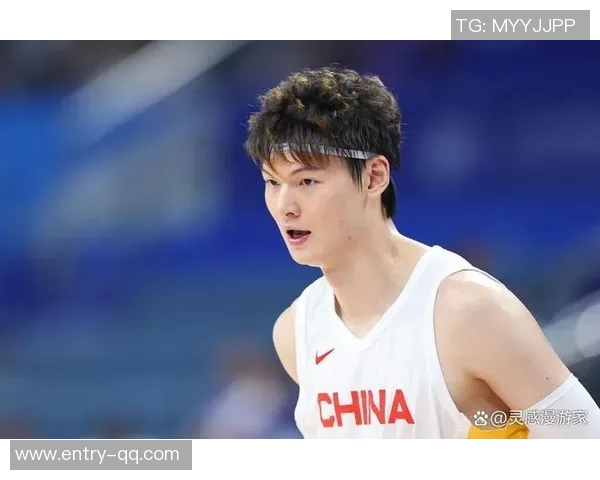 王哲林高效表现令人期待青岛虽遭遇开局困境但仍不放弃拼搏精神